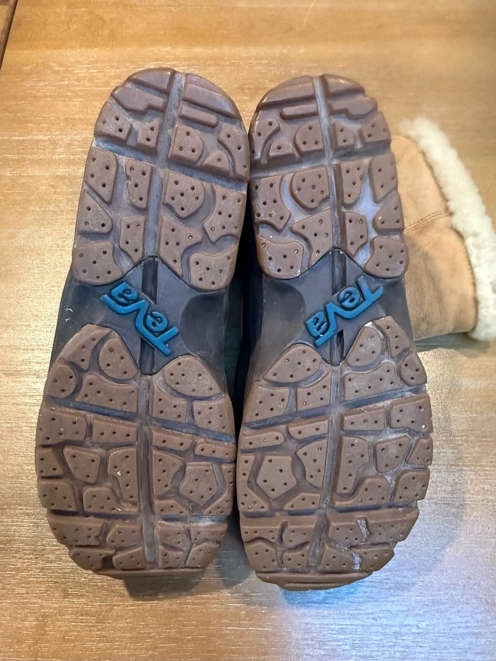 Vtg Teva Men’s Shearling Sandal Boot Straps Outdoor Tan Winter Warm Sz 9 EU 43